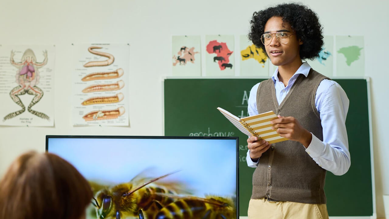 What Everyone Must Know About Education EDUBIN0081 3 1